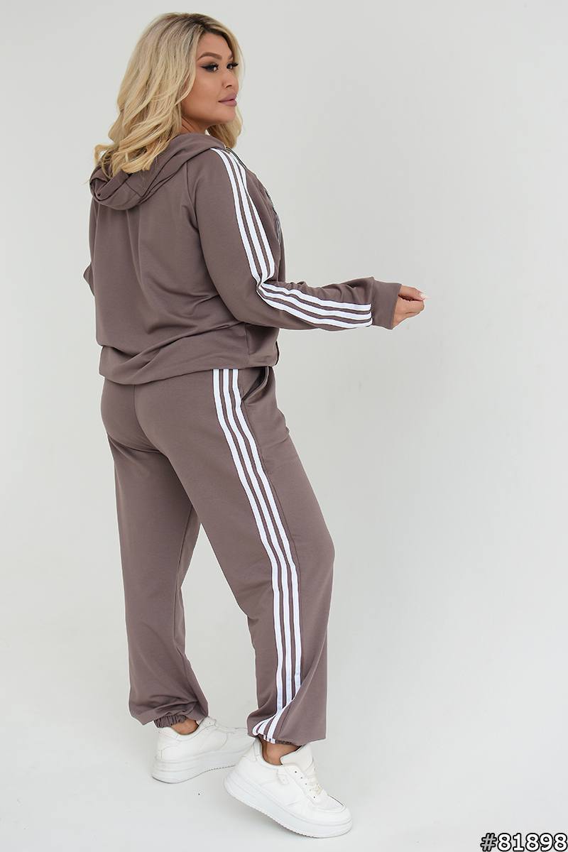 Модель колір Мокко